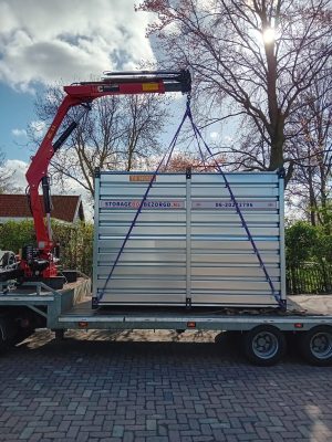 Hoff verhuur helpt u met Opslagcontainer bij u geplaatst!